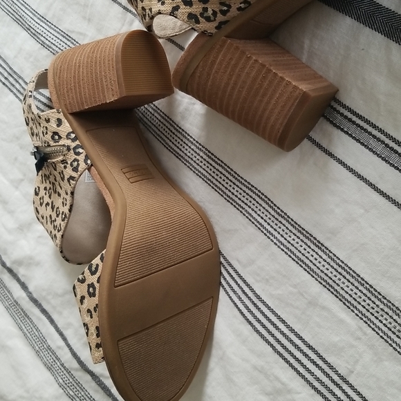 TOMS - Picture 6 of 9